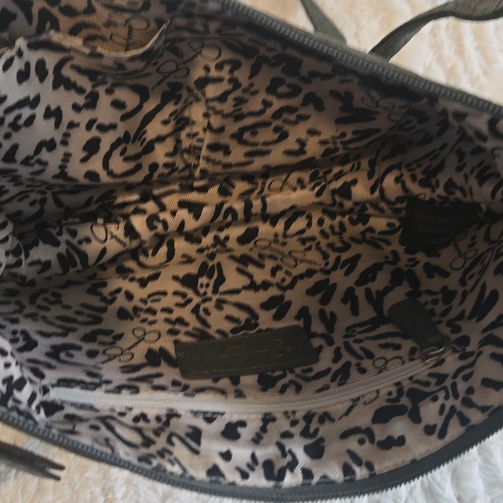Jessica Simpson Olive Green Floral Embossed Crossbody Purse NWOT - Picture 5 of 6